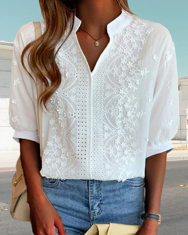 Heidi-Mode | Bestickte V-Ausschnitt Bluse - Image 3