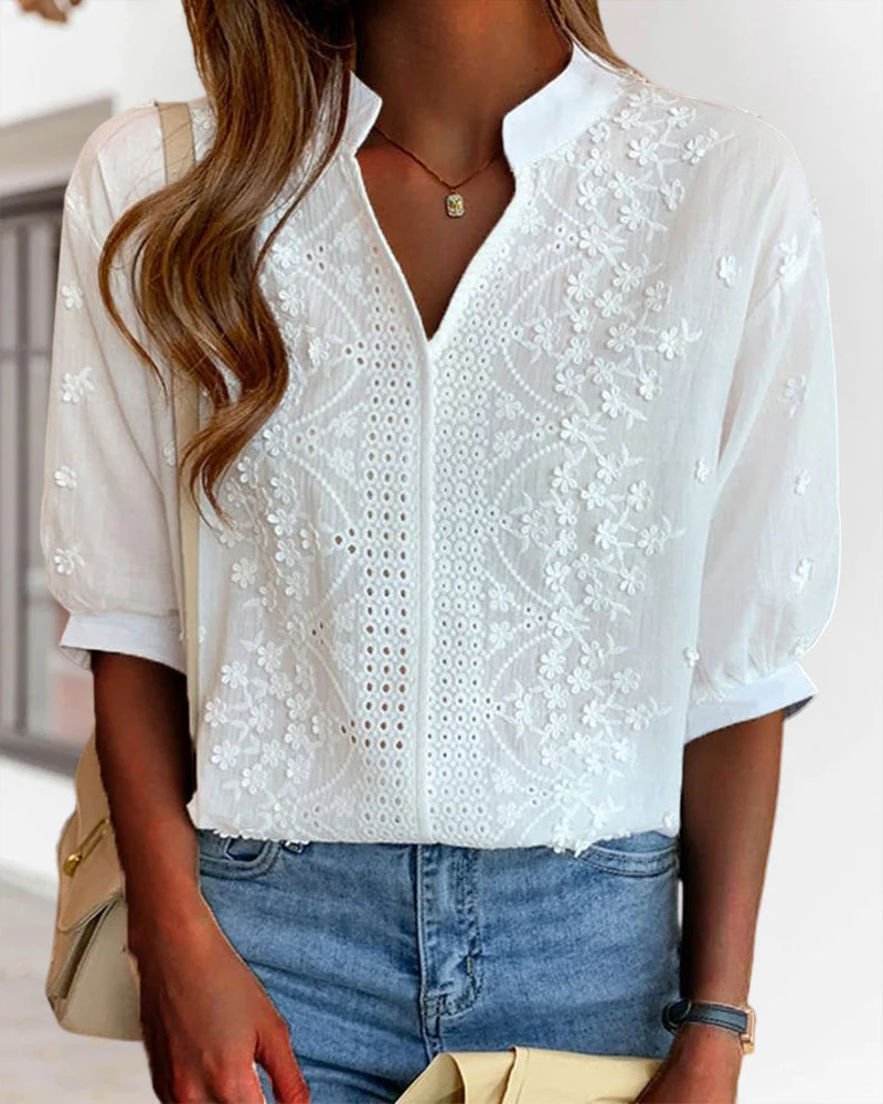 Heidi-Mode | Bestickte V-Ausschnitt Bluse - Image 5