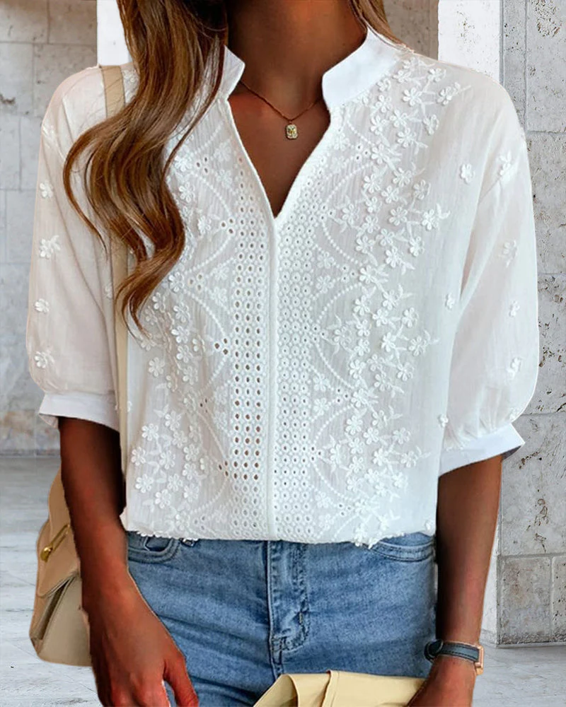 Heidi-Mode | Bestickte V-Ausschnitt Bluse - Image 7