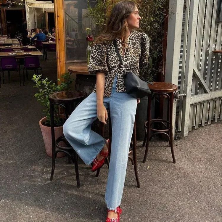 Heidi-Mode | Bluse mit Leopardenmuster und Schleife - Image 3