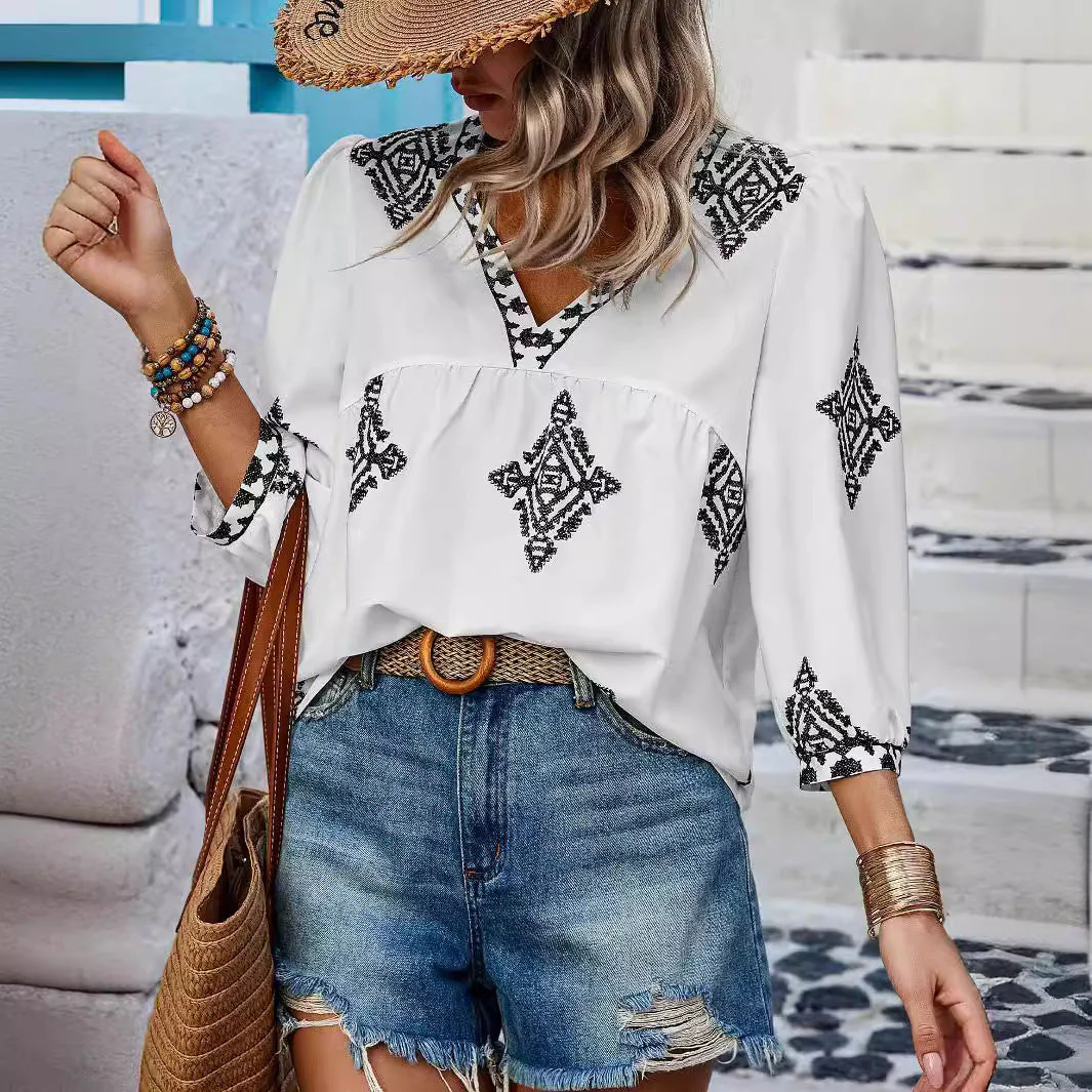 Heidi-Mode | Boho Chic V-Ausschnitt Bestickte Bluse für Frauen - Image 3