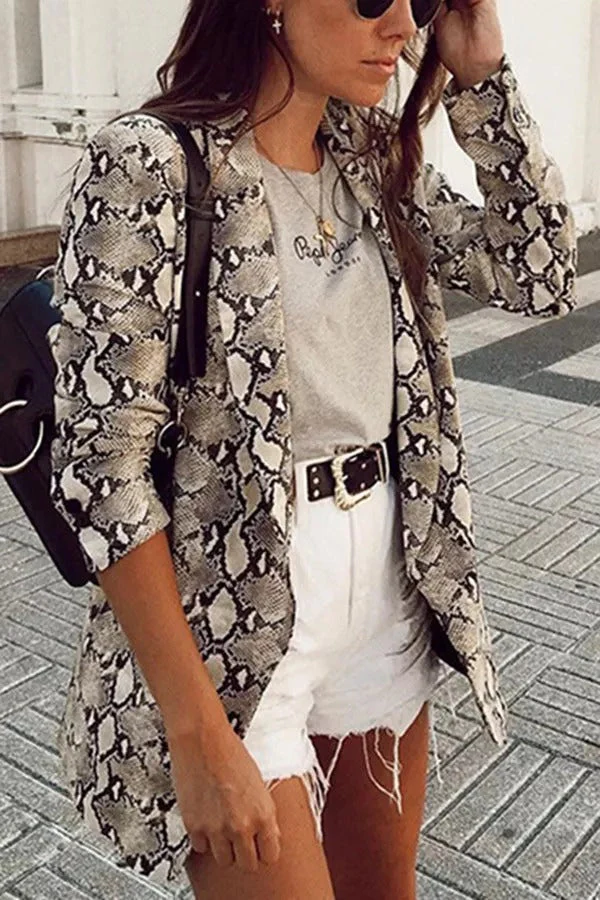 Heidi-Mode | Charmer Schlangenmuster Revers Lose Blazer - Image 2