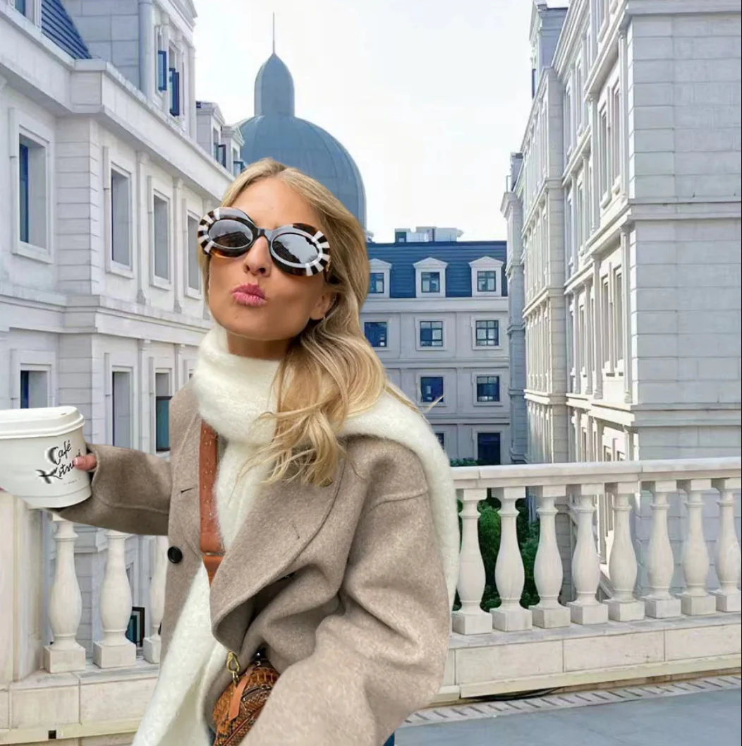Heidi-Mode | Trendige Oversize-Jacke mit Knopfverschluss - Image 3