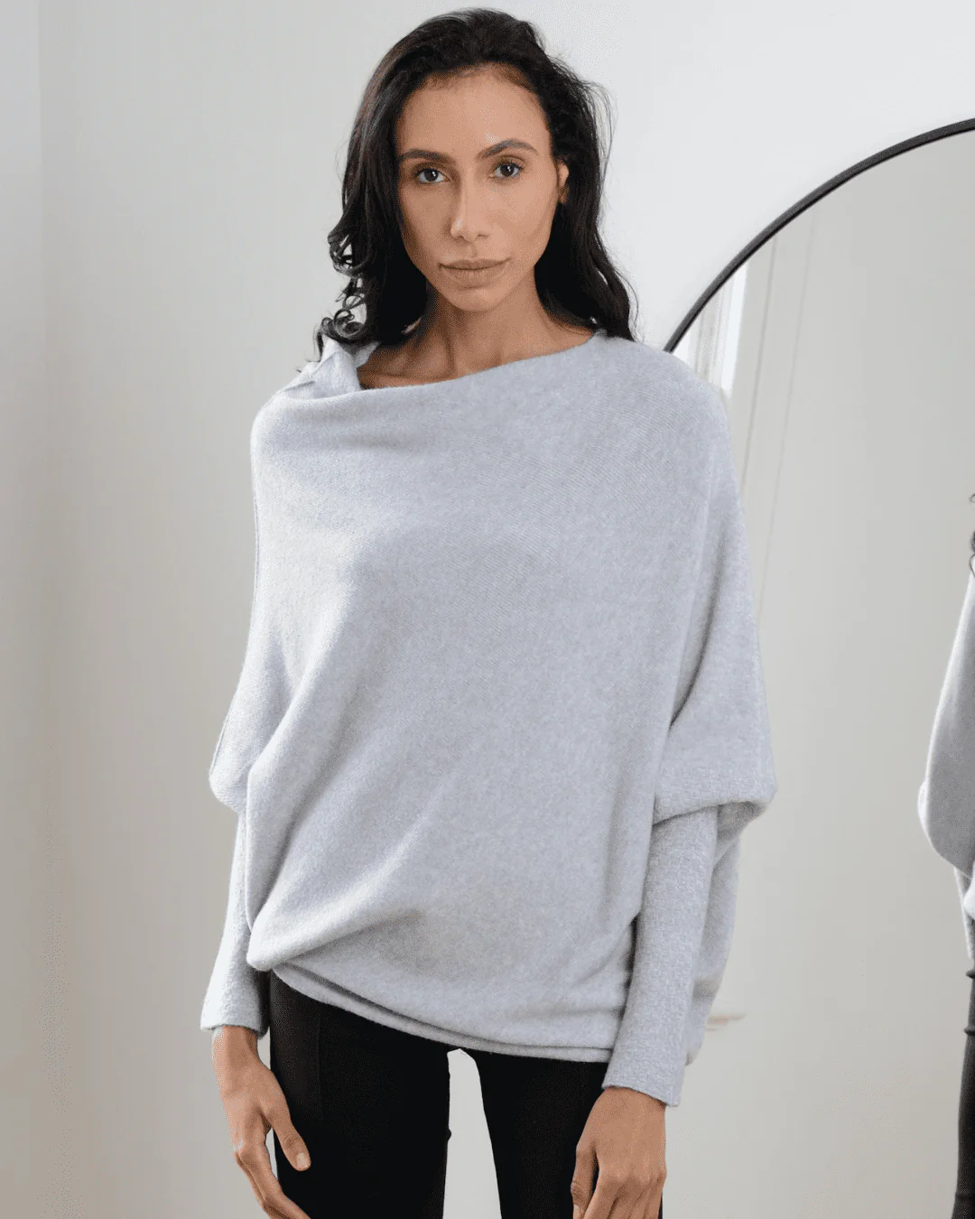 Heidi-Mode | Cressida Asymmetrisch Drapierter, Eleganter Rundhalsausschnitt - Image 2