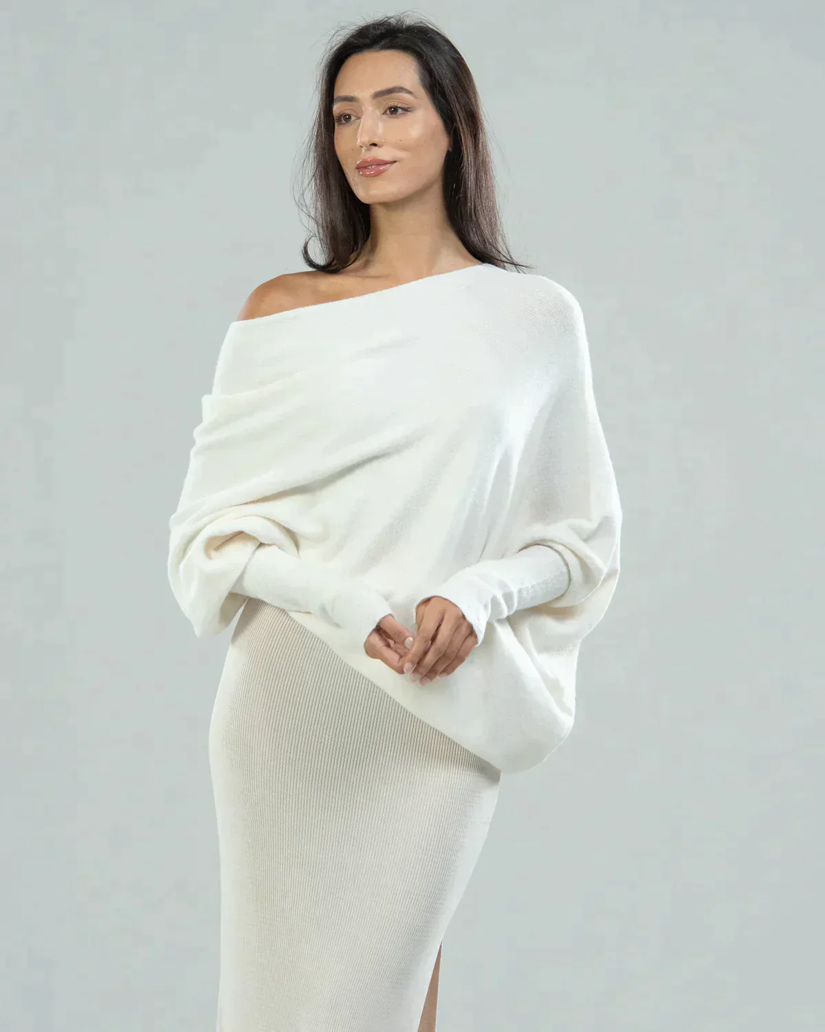 Heidi-Mode | Cressida Asymmetrisch Drapierter, Eleganter Rundhalsausschnitt - Image 4