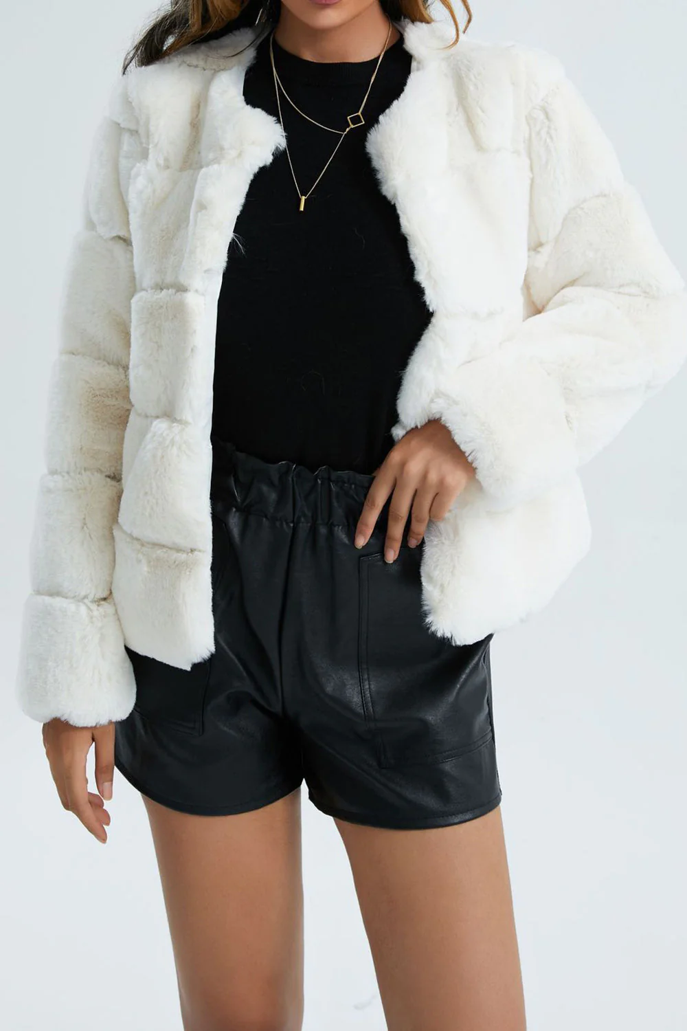 Heidi-Mode | Damen Kurze Kunstpelzjacke mit Revers und Weichem Stoff - Image 9