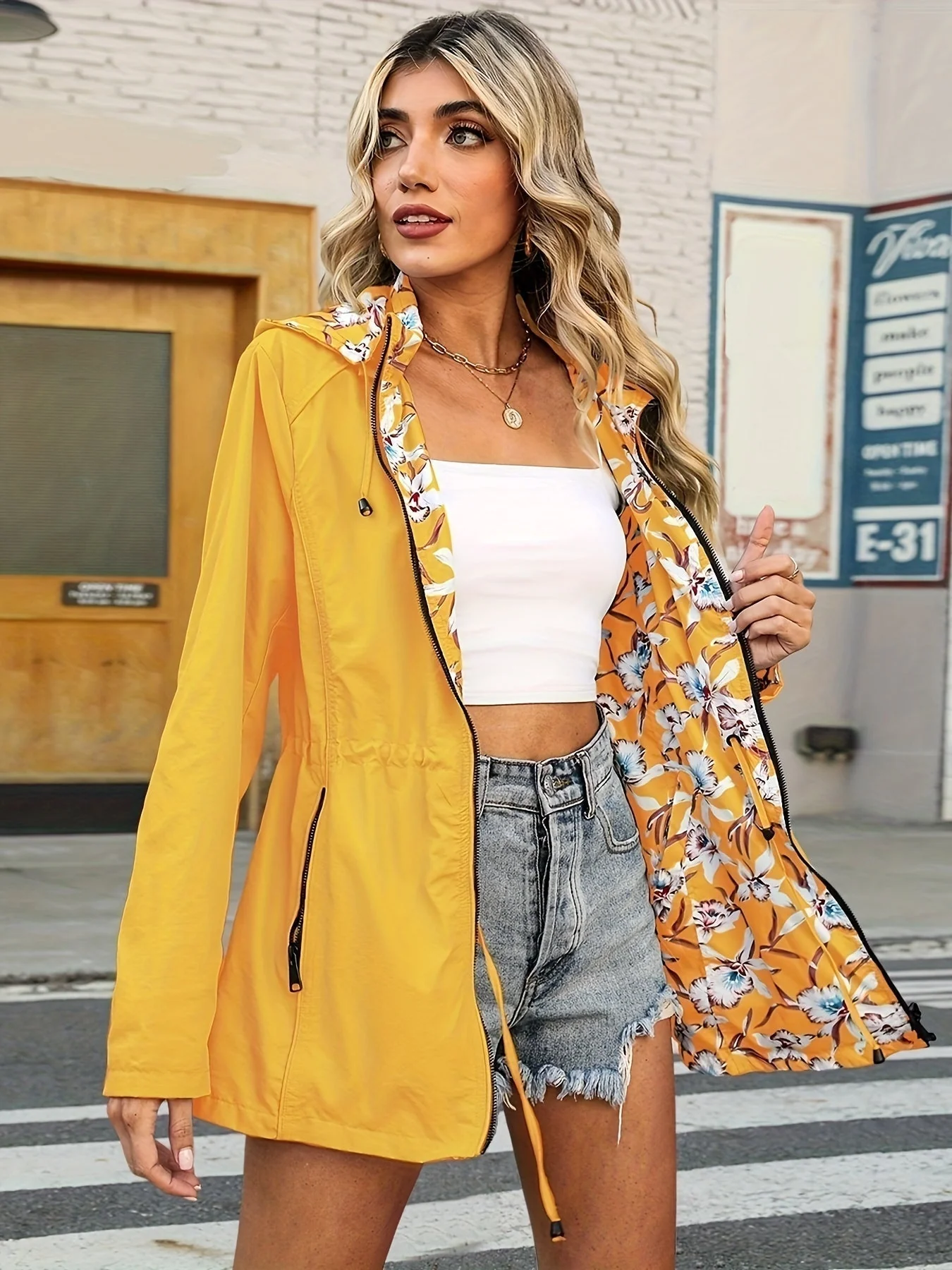 Heidi-Mode | Damen Regenjacke mit Kapuze und Blumenmuster Futter - Image 12