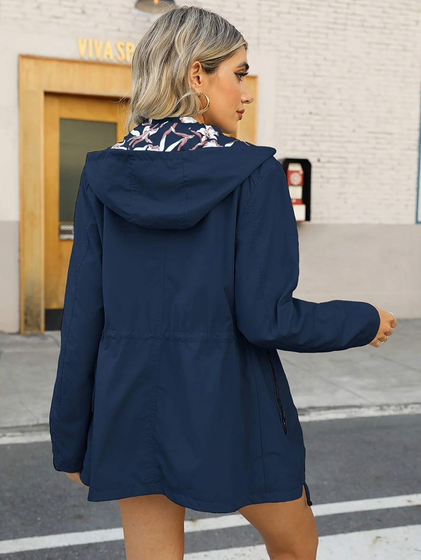 Heidi-Mode | Damen Regenjacke mit Kapuze und Blumenmuster Futter - Image 4