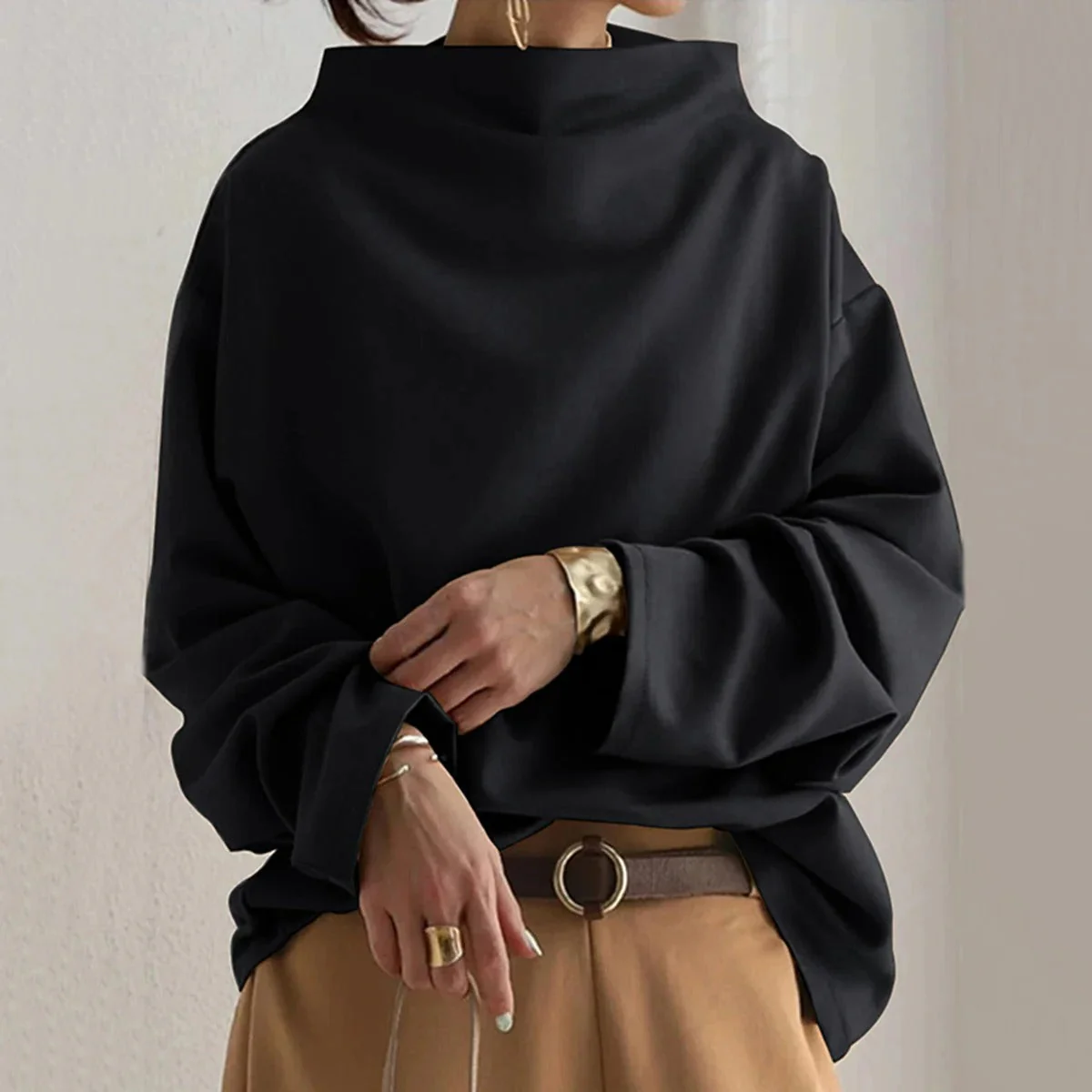 Heidi-Mode | Damen Minimalistisches Lockeres Schwarzes Oberteil für Vielseitigen Stil - Image 4
