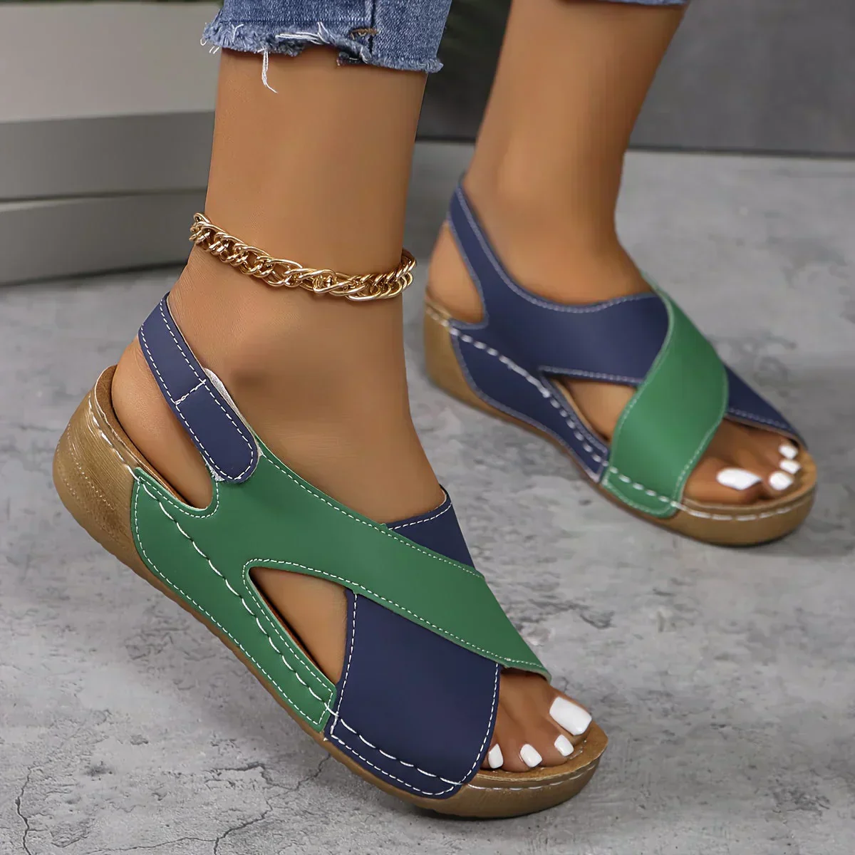 Heidi-Mode | Damenschuhe mit Kontrastierendem Keilabsatz - Image 6