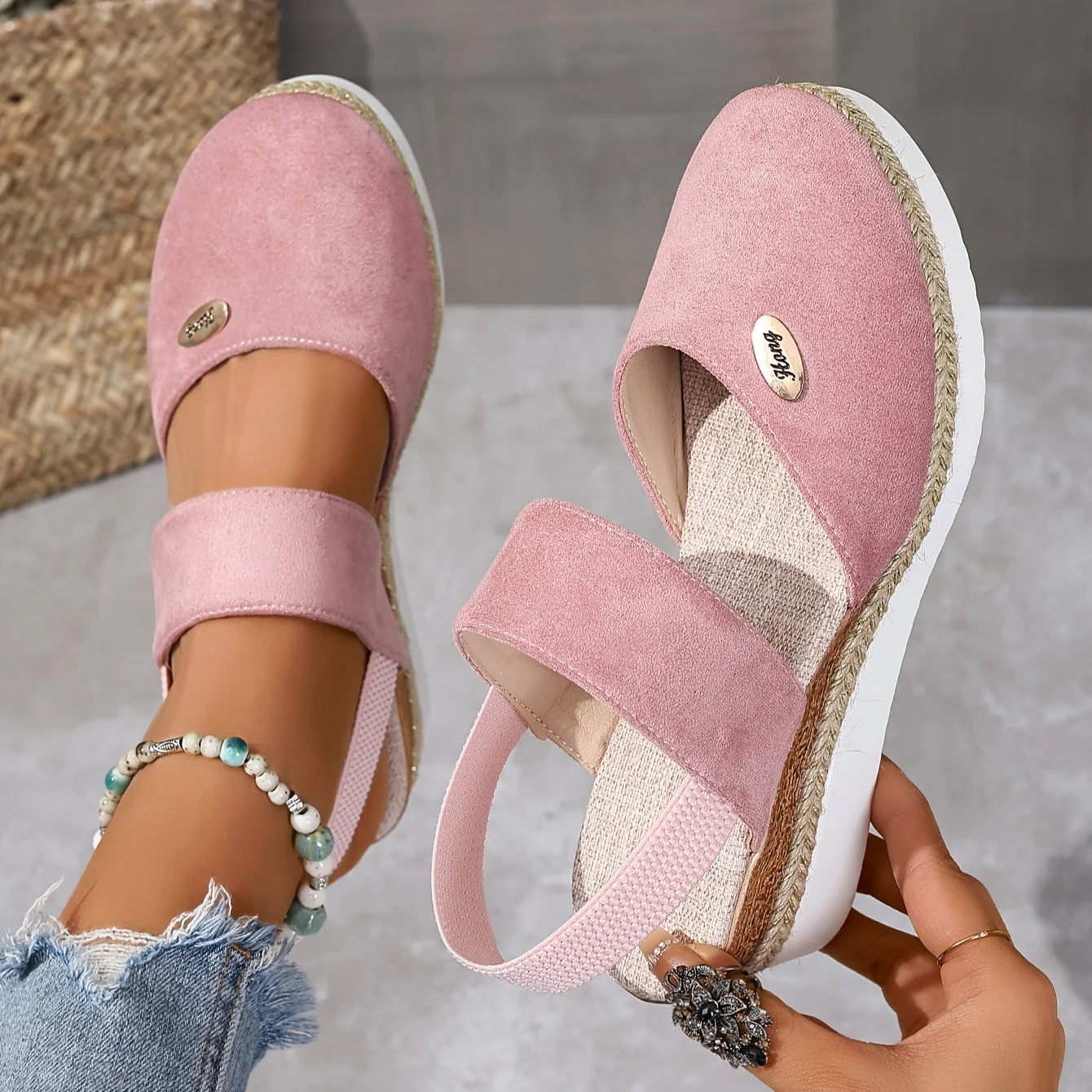 Heidi-Mode | Damen Sandalen Auf Plattform: Rutschfest, Geschlossene Zehe, Elastischer Riemen - Image 3
