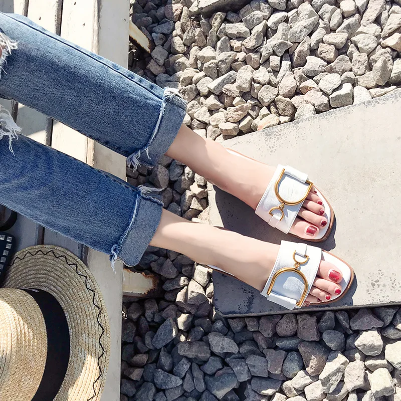 Heidi-Mode | Damen-Slipper Aus Vegan-Leder mit Quadratischer Zehenpartie Designer-Flats mit Metallverzierung, Outdoor-Flip-Flops, Gummisohle - Image 2