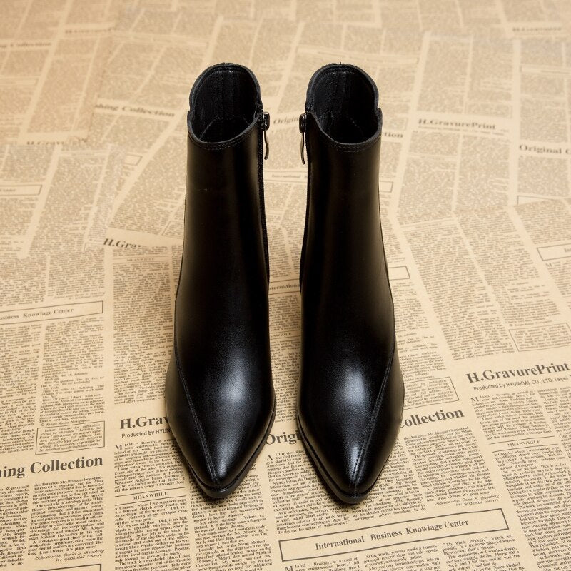 Heidi-Mode | Damen Stiefeletten Im Stil - Schlanke Silhouette für Zeitlose Eleganz - Image 2