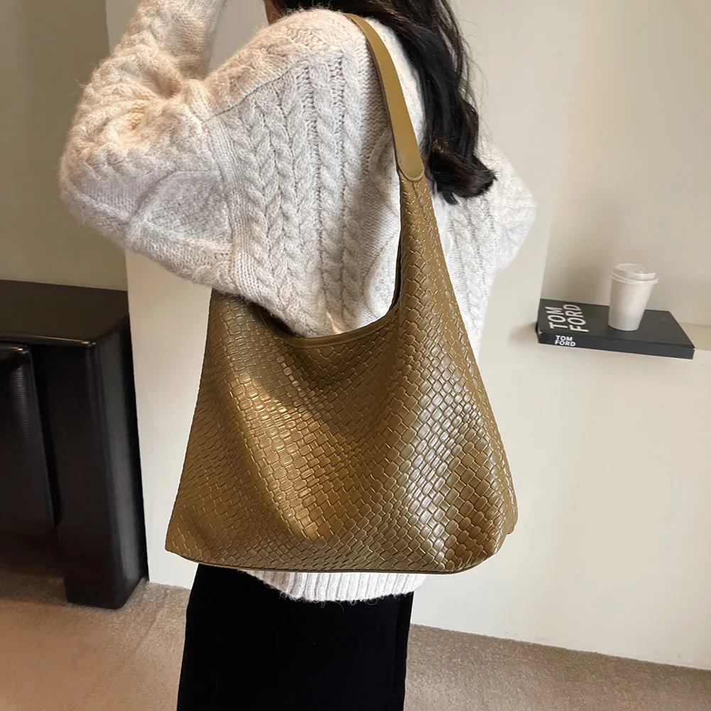 Heidi-Mode | Damen Vielseitige Schultertasche Aus Weichem Leder mit Gewebtem Hobo-Design - Image 4