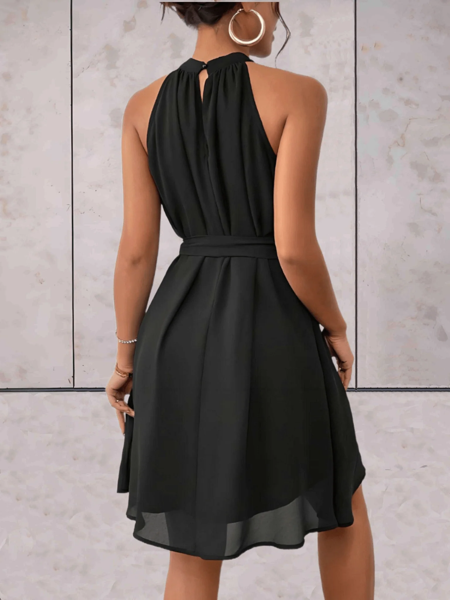 Heidi-Mode | Danes Mini Kleid Einfarbiges Ärmelloses Kleid mit Rundhalsausschnitt und Bindegürtel - Image 2