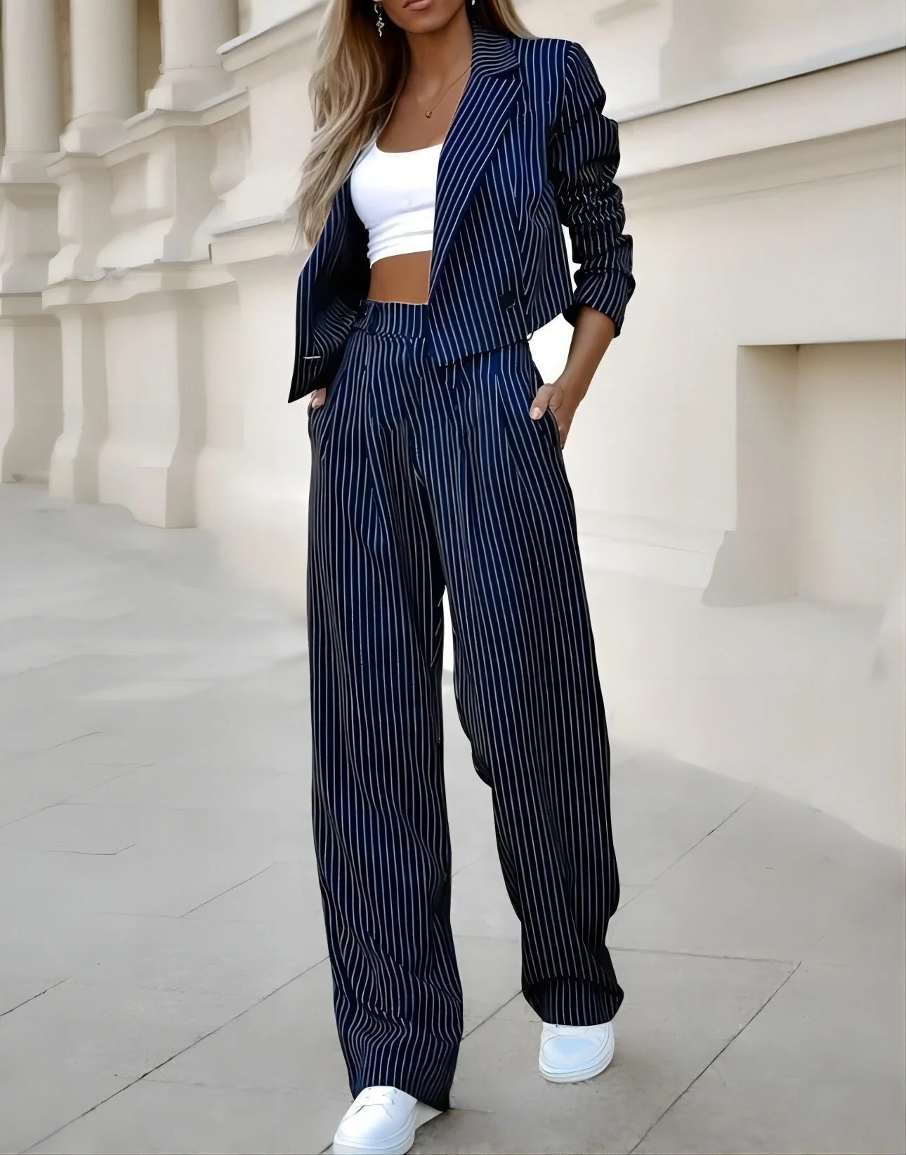 Heidi-Mode | Teil Blazer und Hose - Gestreifter Cropped Blazer und Weite Hose mit Hoher Taille - Image 4