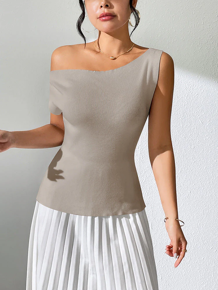 Heidi-Mode | Einfarbiges Ärmelloses Top mit Schulterfreiem Strickdesign - Image 4
