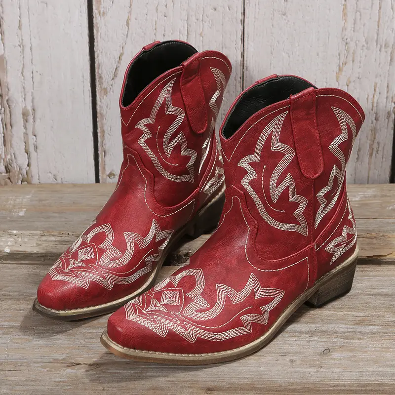 Heidi-Mode | Elegant Gestickte Western Stiefeletten - Image 11