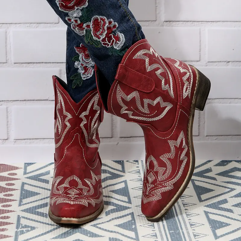 Heidi-Mode | Elegant Gestickte Western Stiefeletten - Image 3