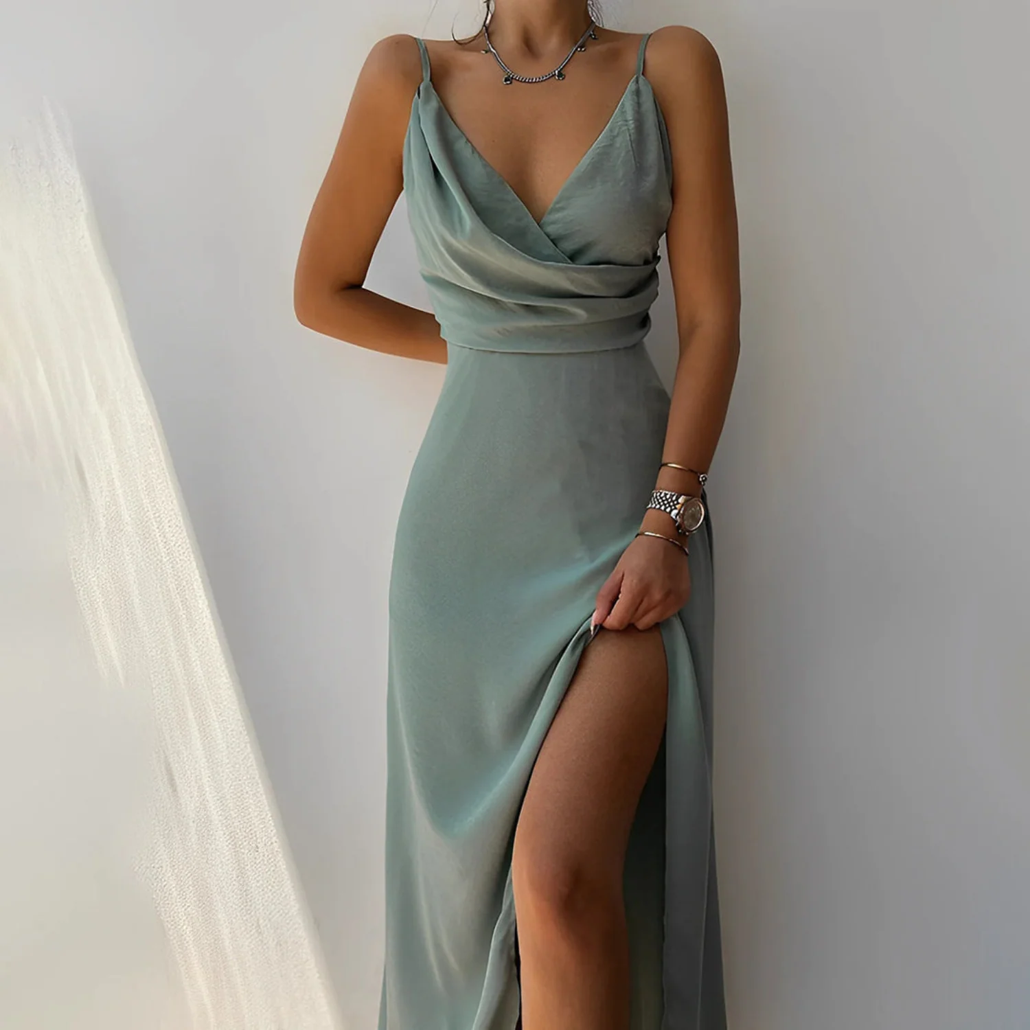 Heidi-Mode | Elegante und Zeitlose Kleid - Image 3