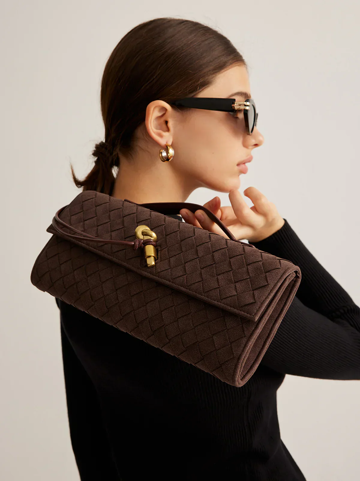 Heidi-Mode | Elegante Braune Gewebte Clutch - Image 3