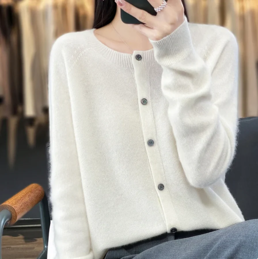 Heidi-Mode | Elegante Damenstrickjacke für Ultimativen Komfort - Image 8