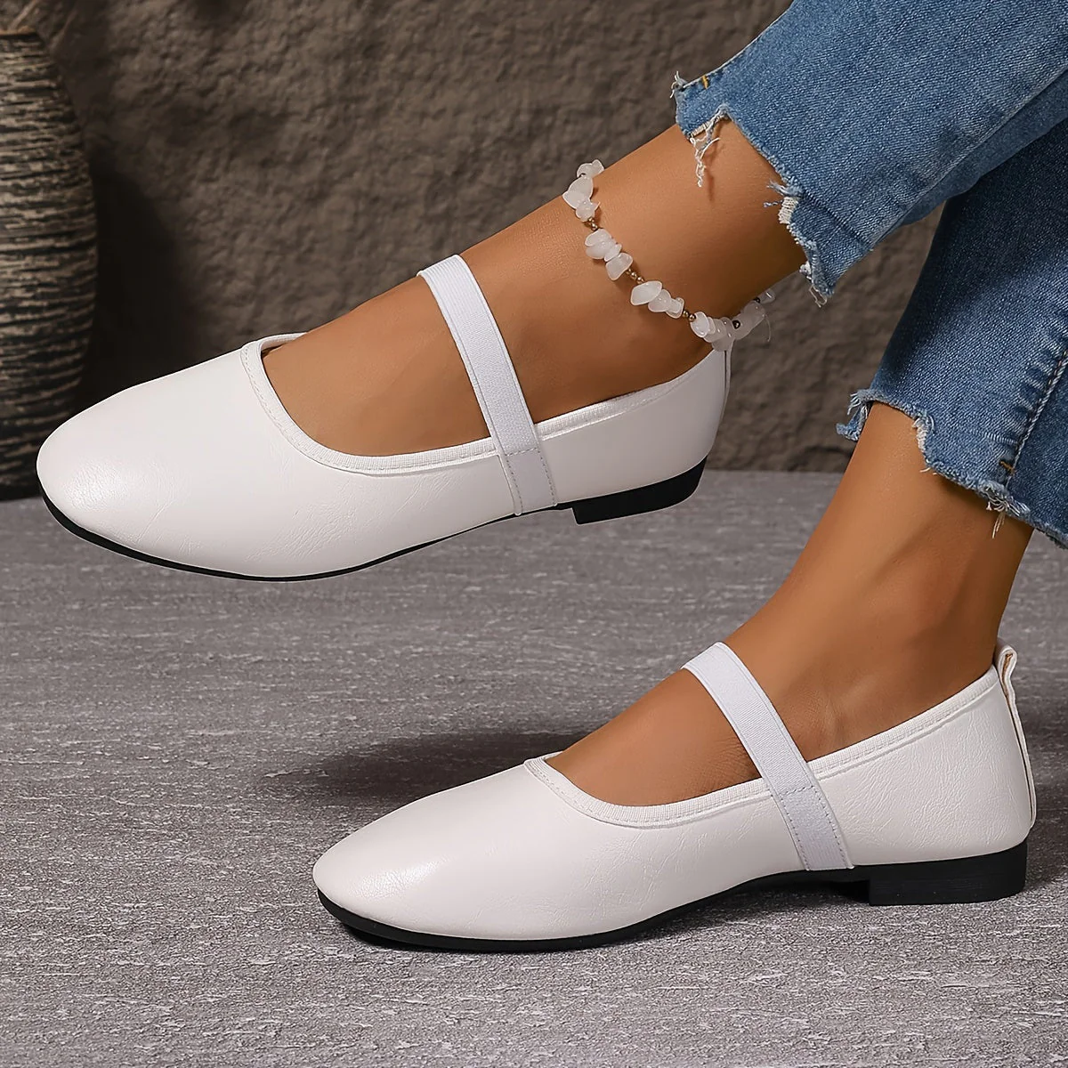 Heidi-Mode | Elegante Weiße Mary Jane Ballerinas - Image 6