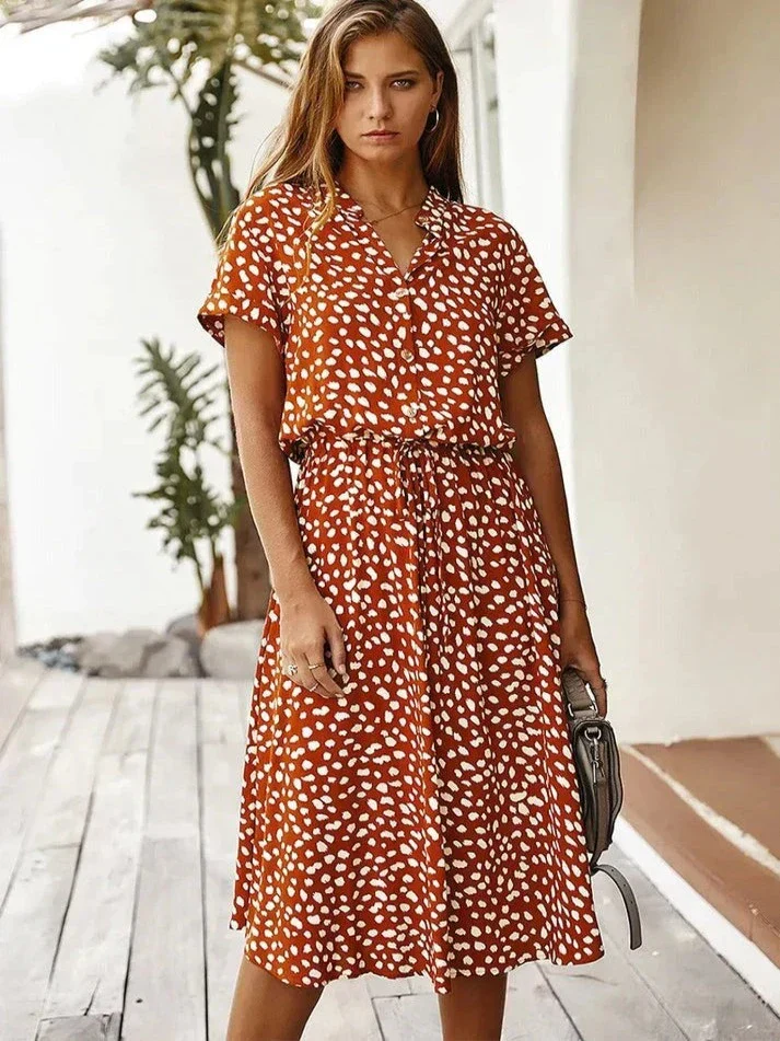 Heidi-Mode | Elegantes Kurzärmliges Hemdblusenkleid mit Polka Dots und Kordelzug In Der Taille - Image 14
