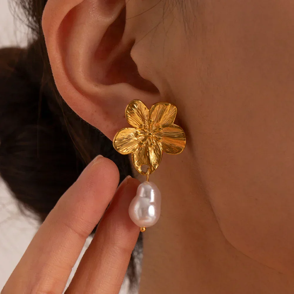 Heidi-Mode | Hypoallergene Vintage-Blumenstecker, 18K Vergoldet - Image 5
