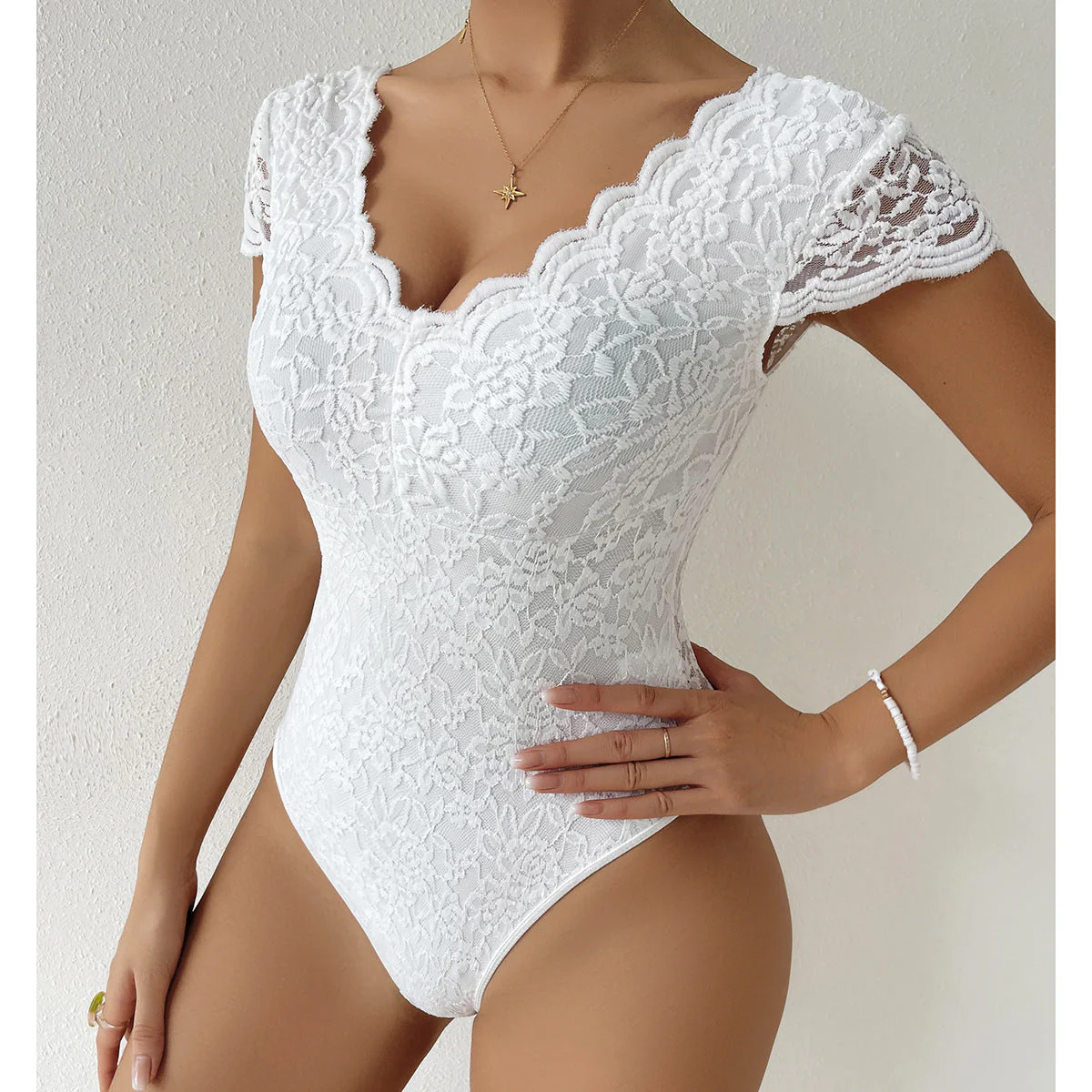 Heidi-Mode | Fit V-Ausschnitt Spitzenbodysuit Atmungsaktives Stretchmaterial Elegante Ganzjahresbekleidung - Image 3