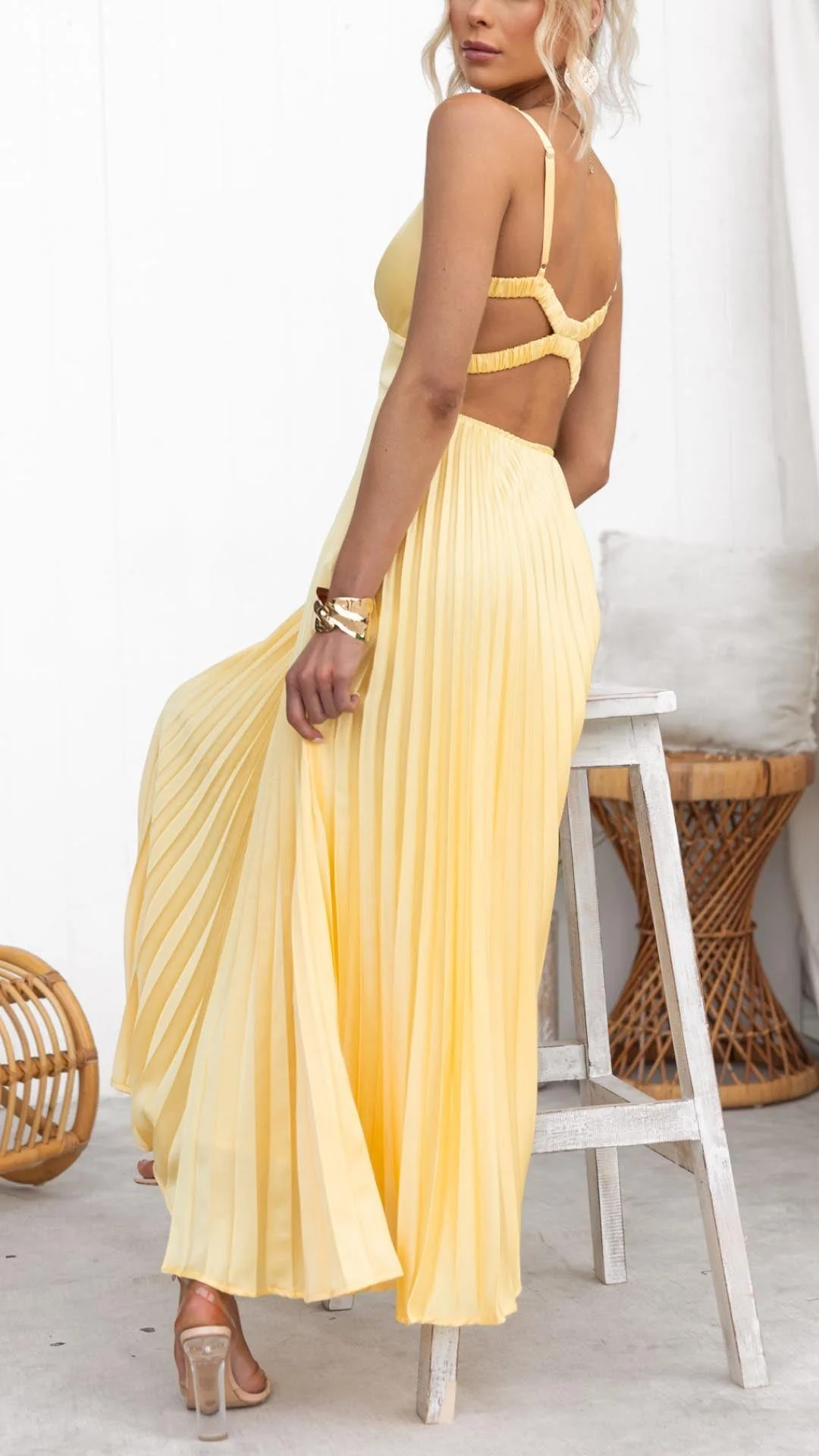 Heidi-Mode | Gelb Plissiertes V-Ausschnitt Maxi Kleid - Image 3