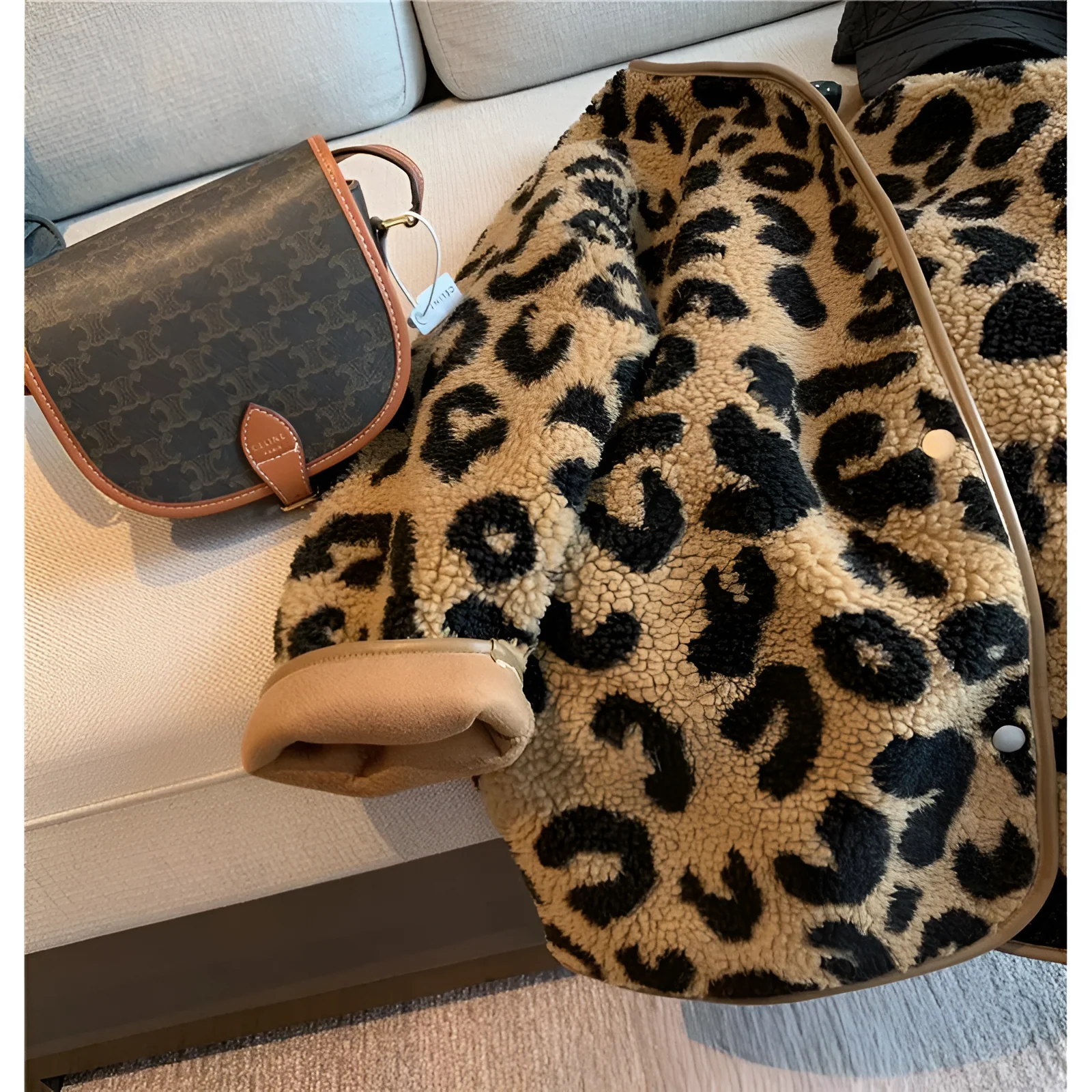 Heidi-Mode | Gemütlicher & Schicker Leopardenmuster Mantel - Image 2