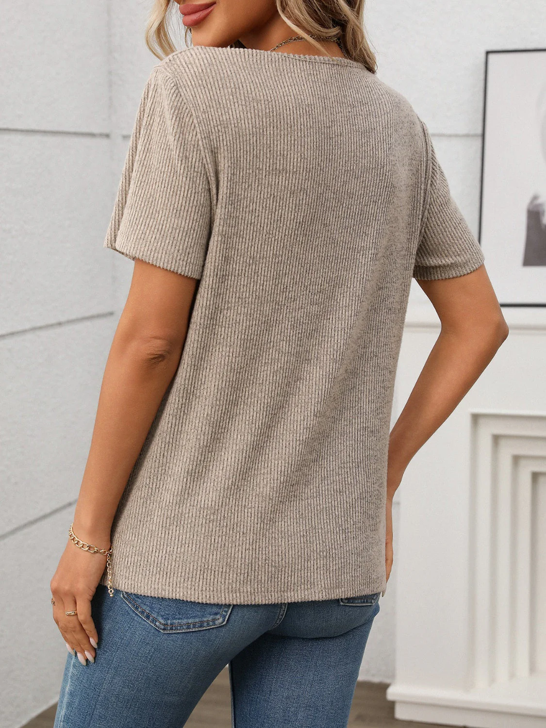 Heidi-Mode | Geripptes V-Ausschnitt Kurzarm T-Shirt - Image 3