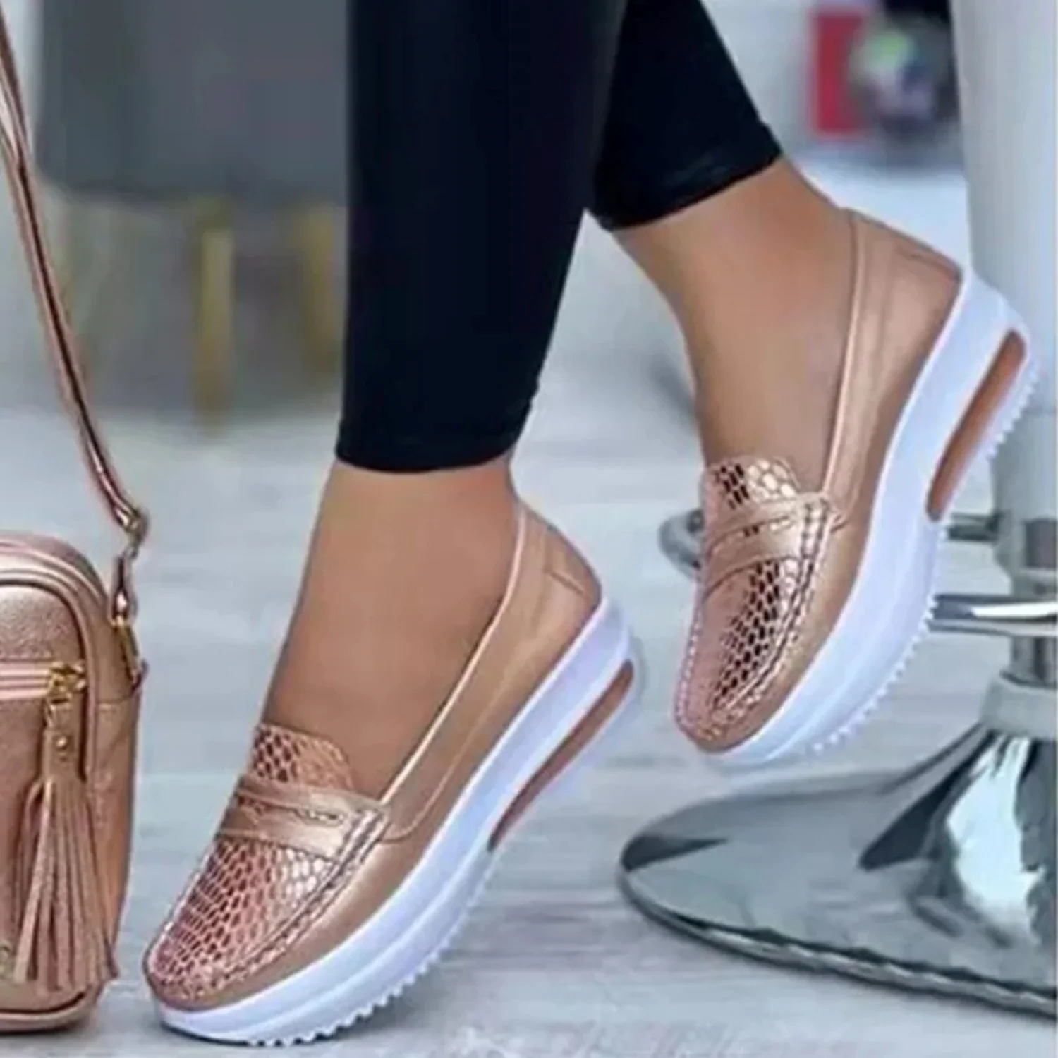 Heidi-Mode | Glänzende Damen-Loafer Aus Schlangenleder - Image 3