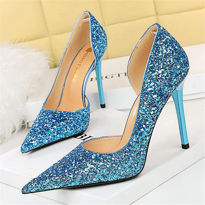 Heidi-Mode | Glitzernder, Spitzer Stiletto Absatz - Image 10