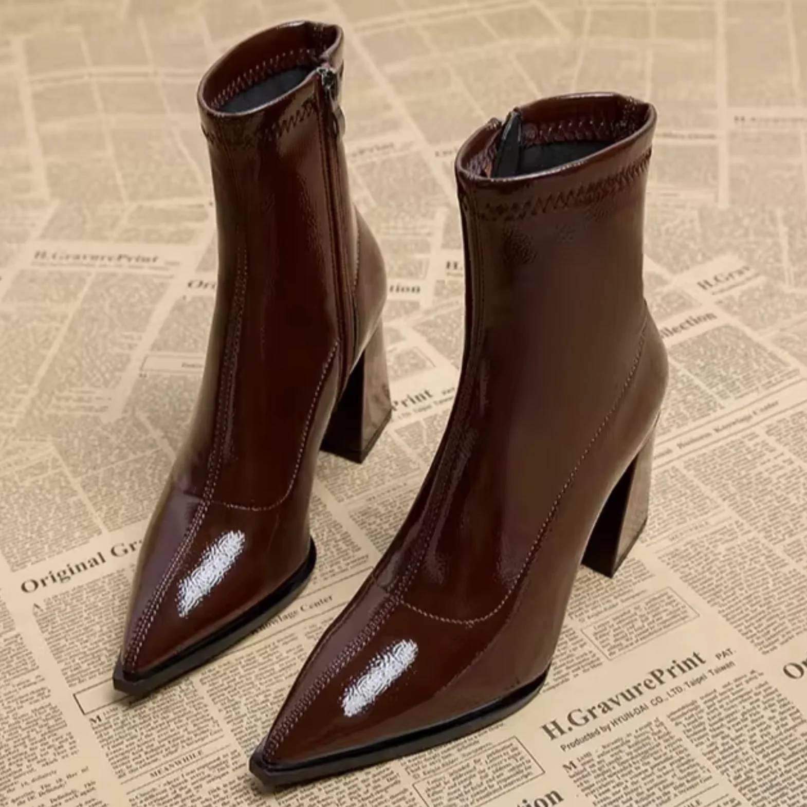 Heidi-Mode | Glänzende Lackleder Stiefeletten für Damen - Image 3