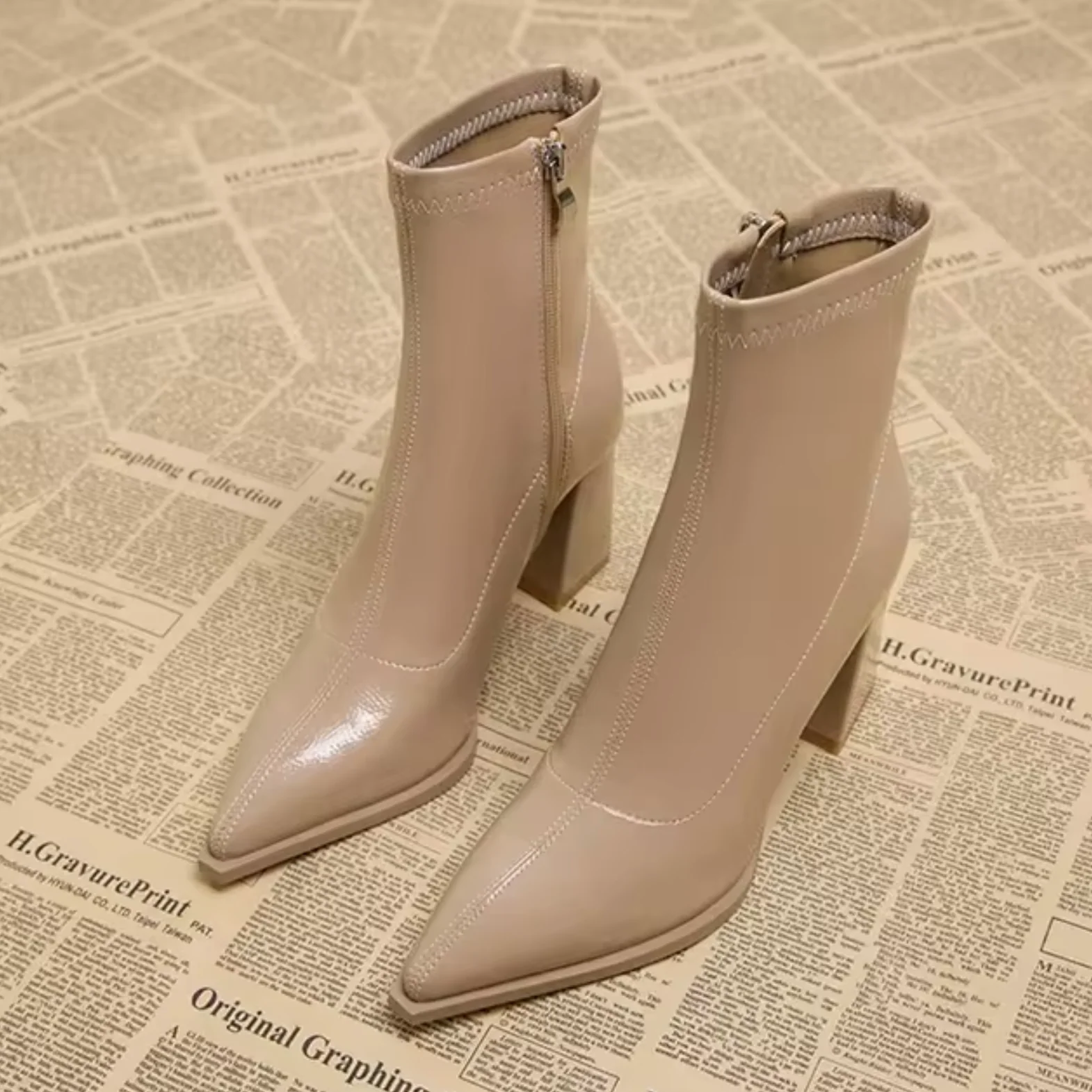 Heidi-Mode | Glänzende Lackleder Stiefeletten für Damen - Image 4