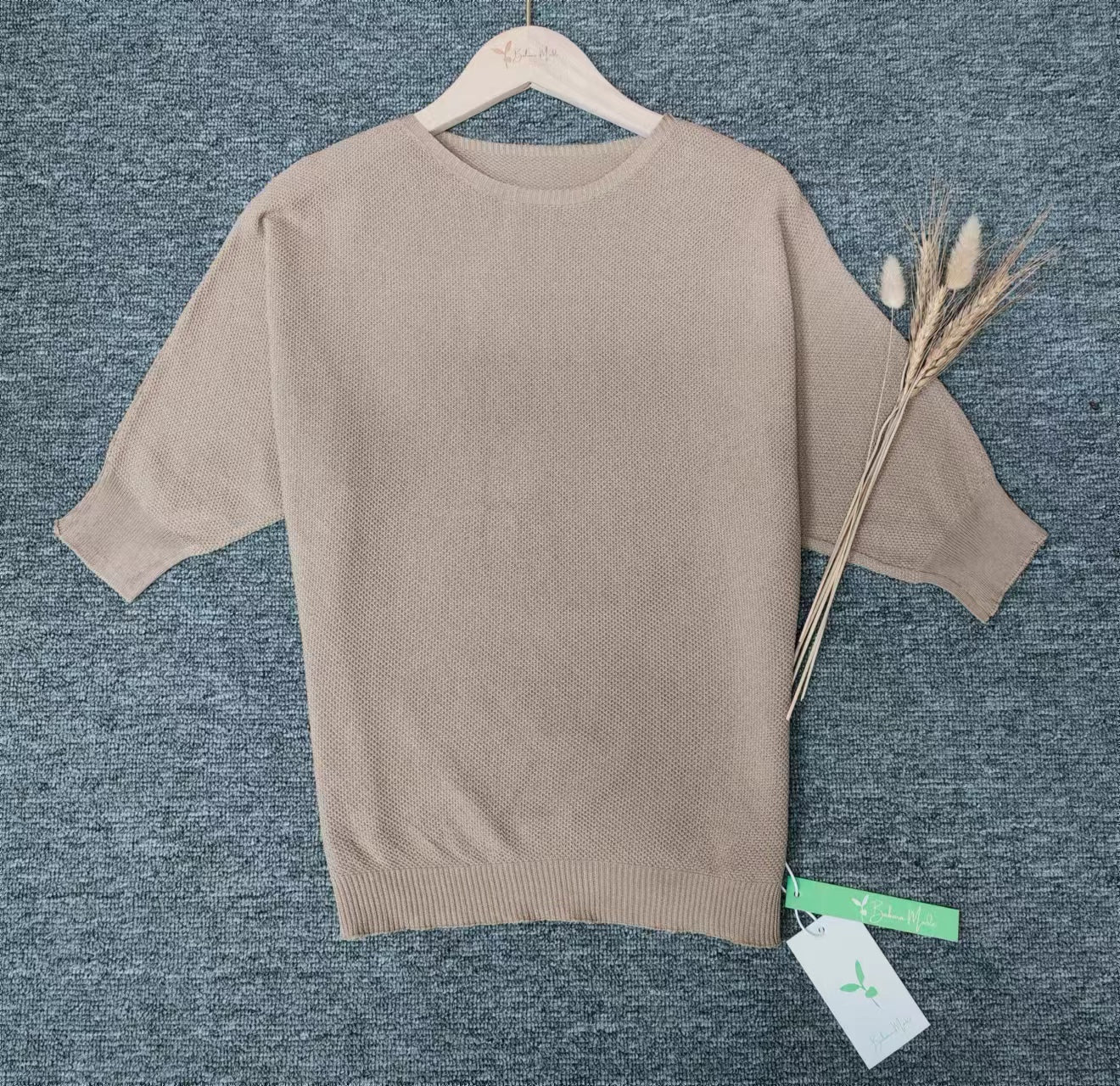 Heidi-Mode | Goldfarbener Einfarbiger Pullover mit Rundhalsausschnitt - Image 5