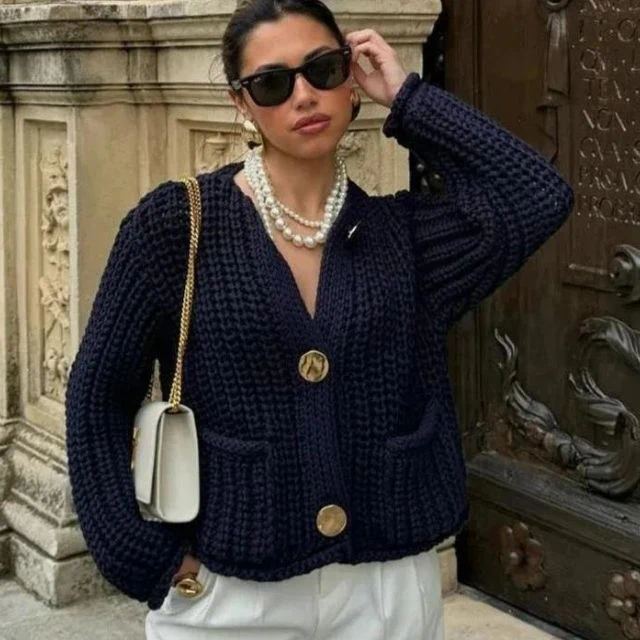 Heidi-Mode | Grobstrick-Strickjacke mit Großen Knöpfen - Image 6