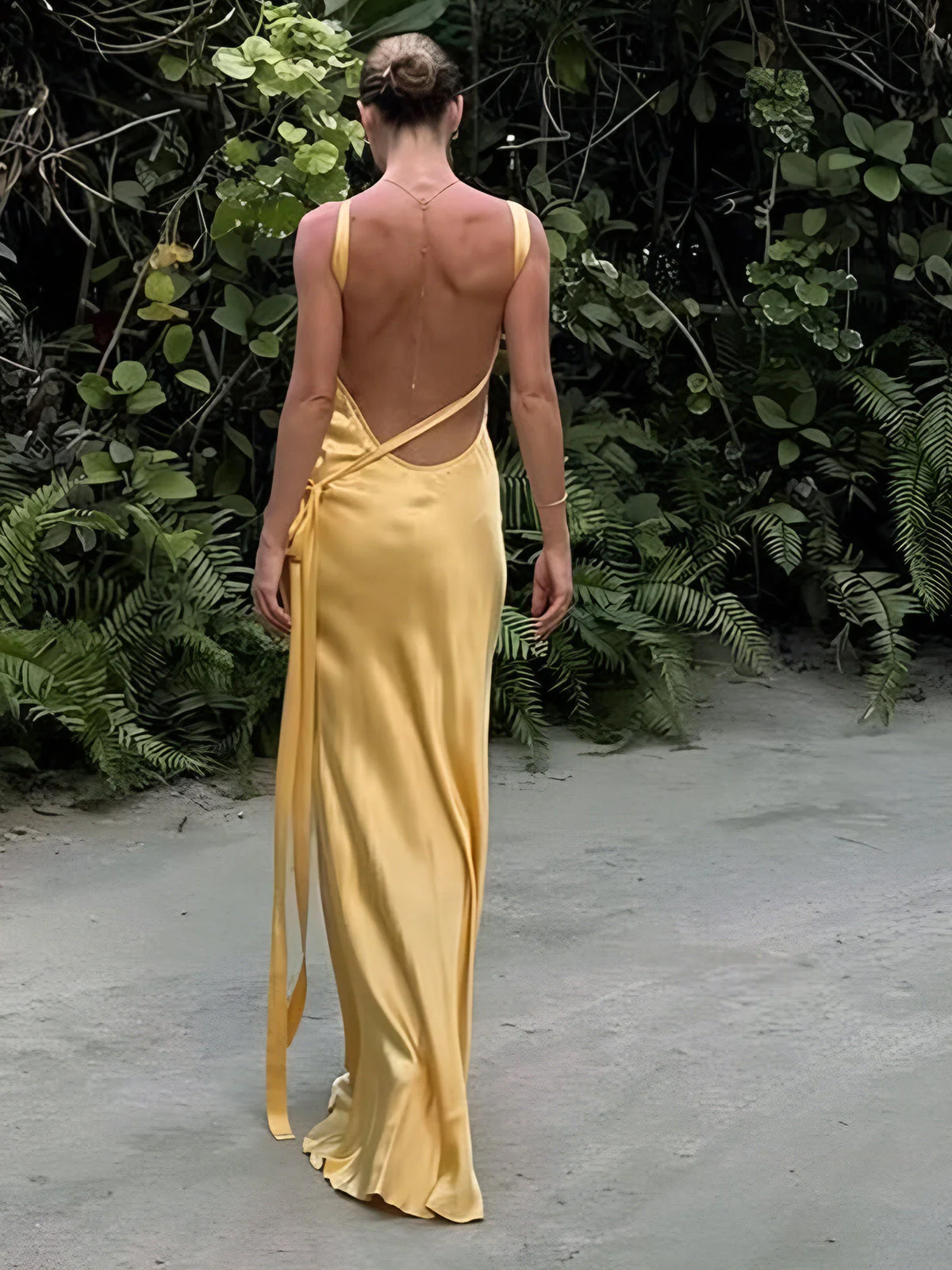 Heidi-Mode | Halbtransparentes Satin Asymmetrisches Ein Schulter Langkleid - Image 3