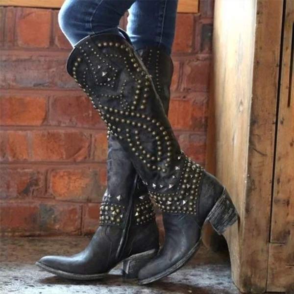 Heidi-Mode | Hohe Stiefel mit Metallnieten und Kobigem Absatz - Image 17