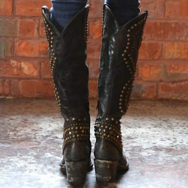 Heidi-Mode | Hohe Stiefel mit Metallnieten und Kobigem Absatz - Image 3