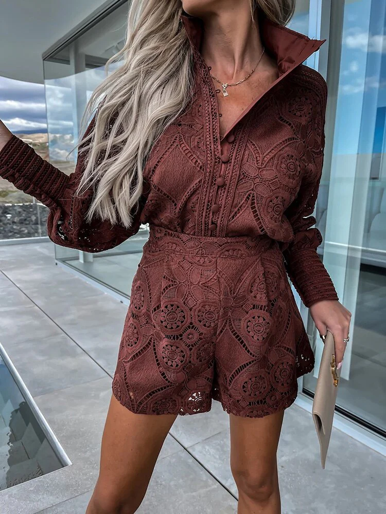 Heidi-Mode | Hohle Spitzenbluse und Shorts Satz - Image 4