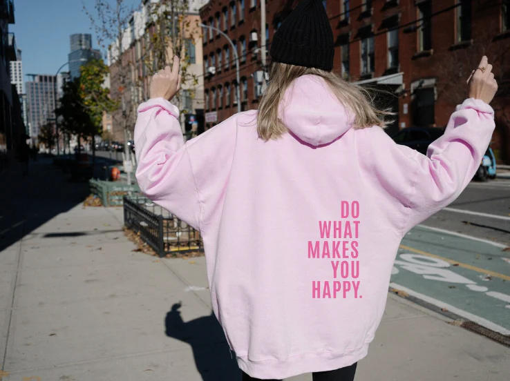 Heidi-Mode | Hoodie mit Happy-Statement - Image 3