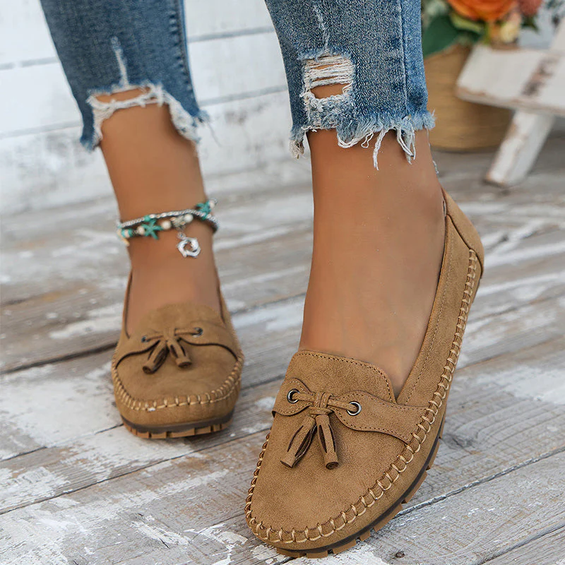 Heidi-Mode | Klassische Wildleder-Loafer mit Quastendetail für Damen - Image 8