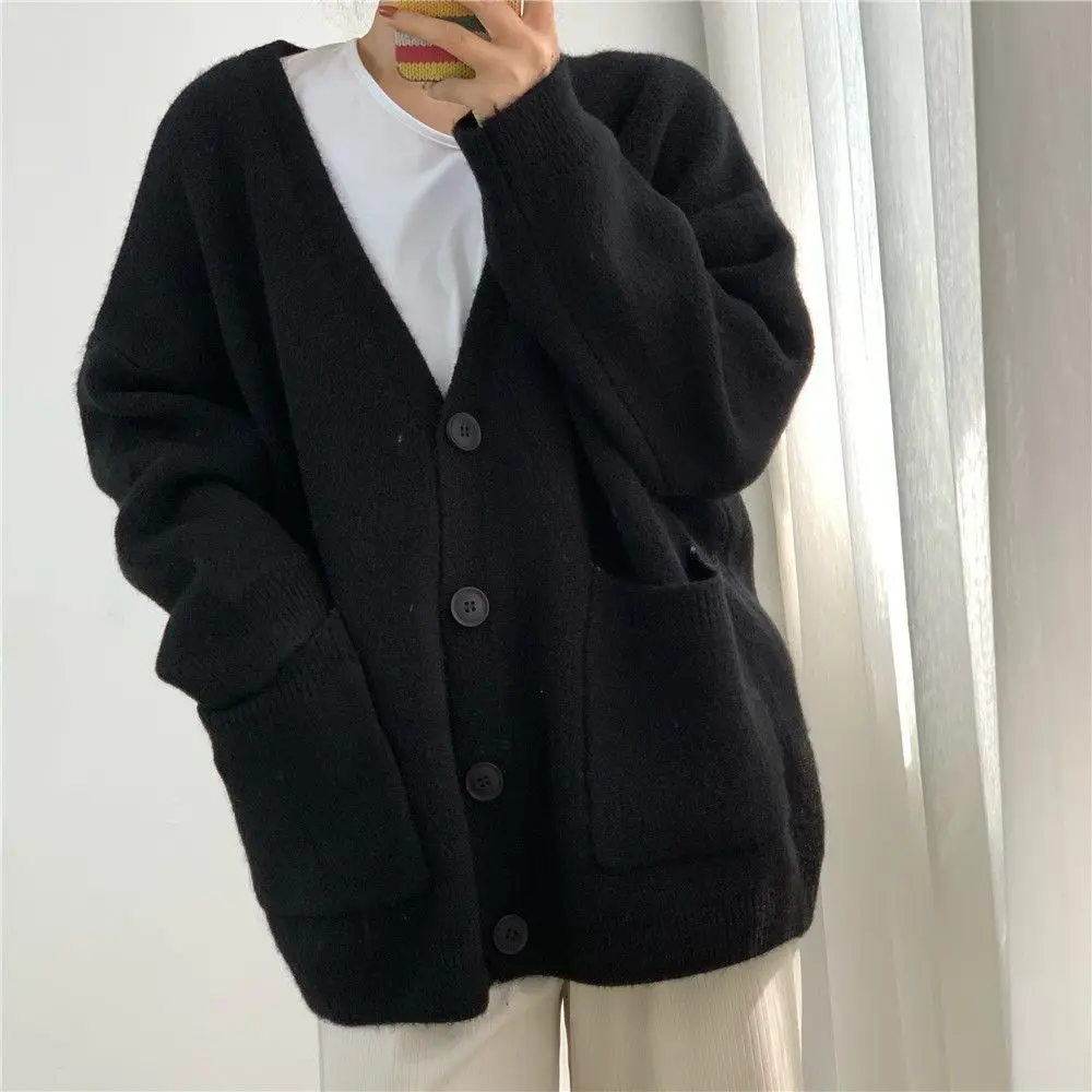 Heidi-Mode | Klassische Strickjacke mit Knöpfen für Zeitlosen Komfort für Frauen - Image 4