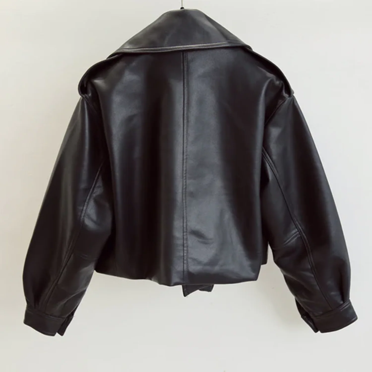 Heidi-Mode | Kurze Damenjacke Eine Lässige Lederjacke für Damen - Image 5
