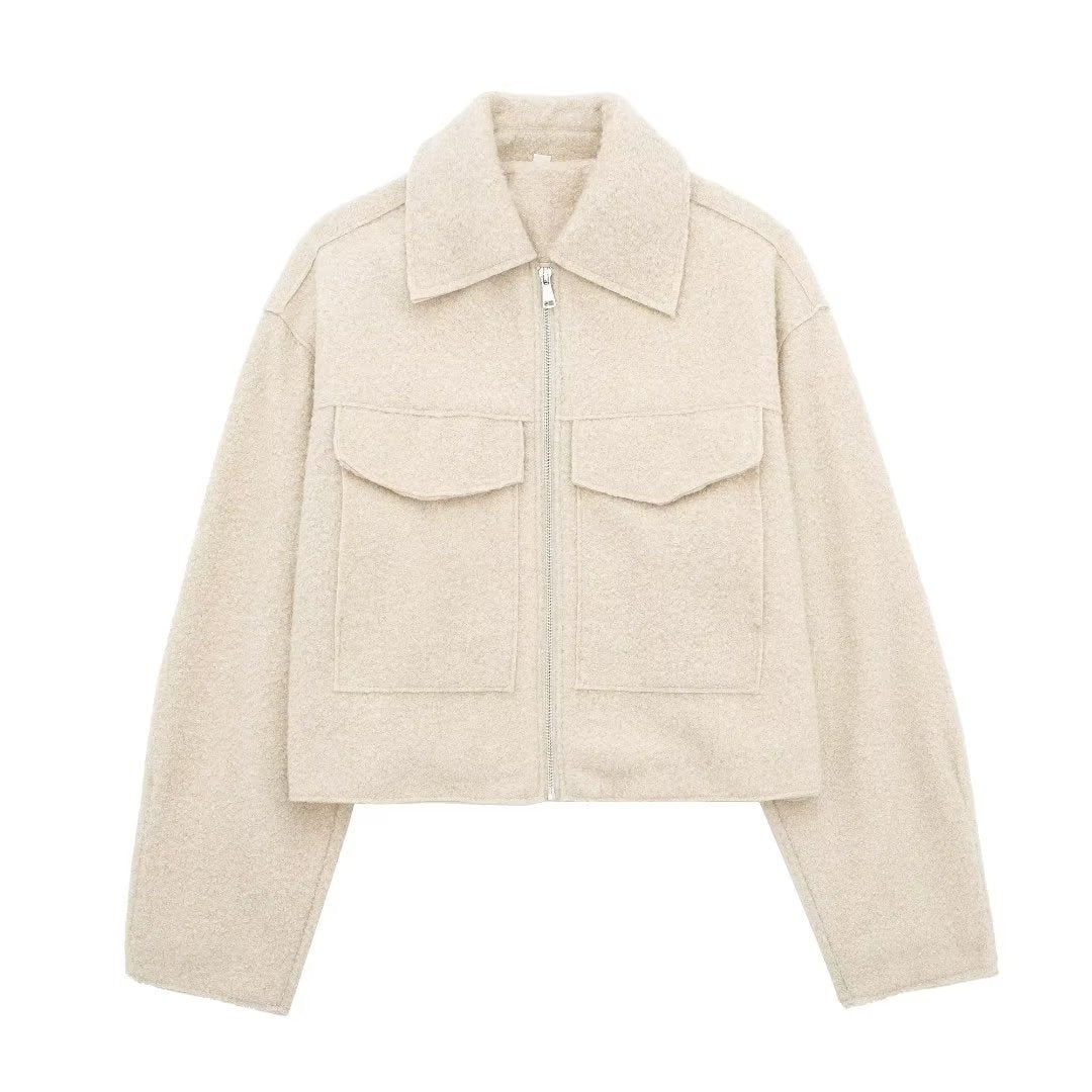 Heidi-Mode | Kurze Wolljacke Scharfer Kragen Strukturiert und Warm - Image 7