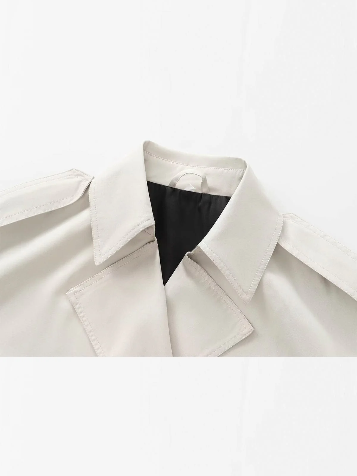 Heidi-Mode | Kurzer Trenchcoat mit Doppelreiher Elegant & Zeitlos - Image 3