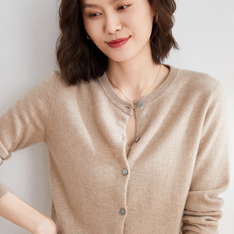 Heidi-Mode | Kuschelige Strickjacke mit Feinem Muster - Image 3